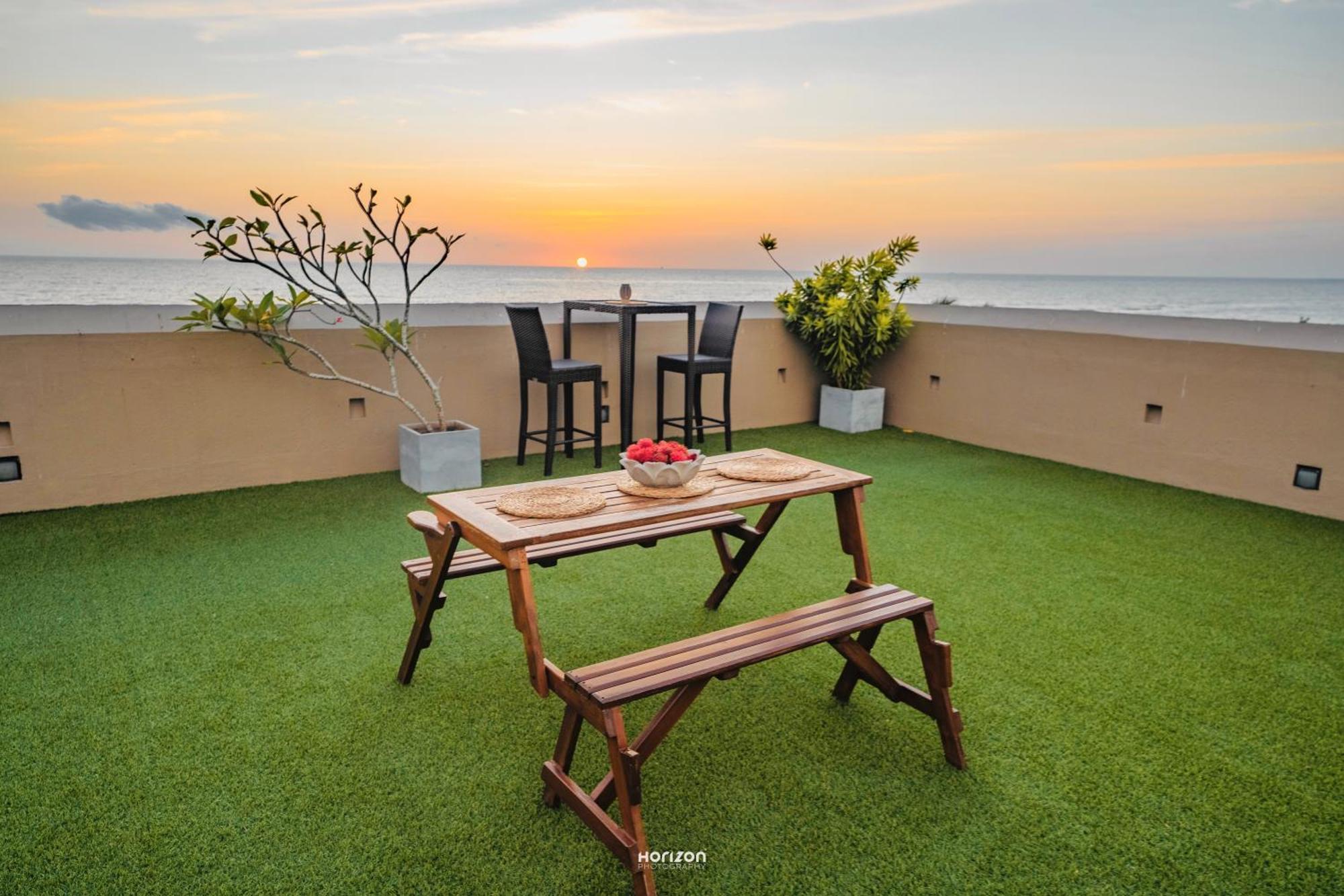 50 By The Sea Hotel Dehiwala-Mount Lavinia Exterior photo