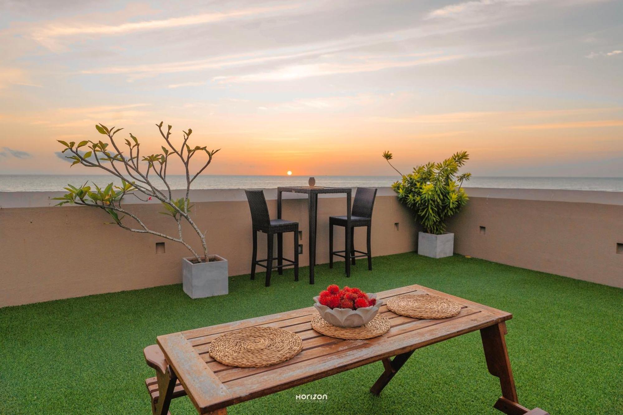 50 By The Sea Hotel Dehiwala-Mount Lavinia Exterior photo